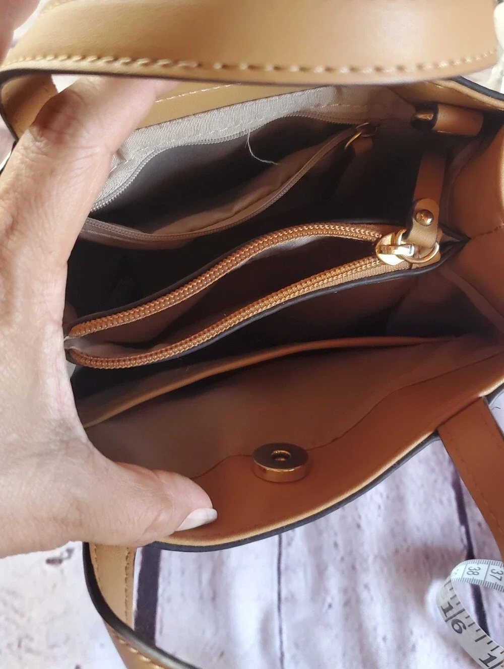 Nanette Lepore White & Tan Shoulder Bag With Lock Accent Preppy Office Career